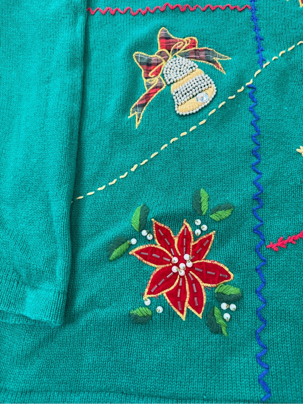 VINTAGE Victoria Jones L Green Red Poinsettia Christmas Pullover Beaded Sweater - Picture 5 of 8